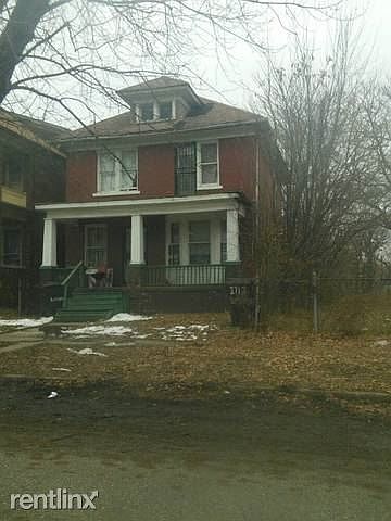2712 Lothrop