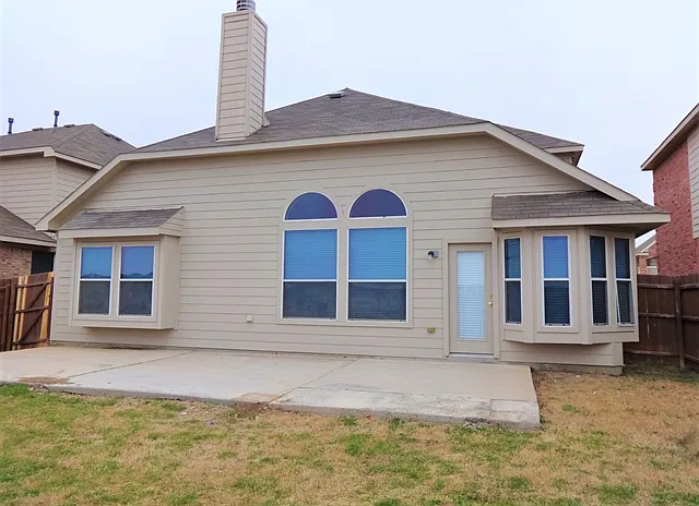 9501 Navarro St — Photo 23