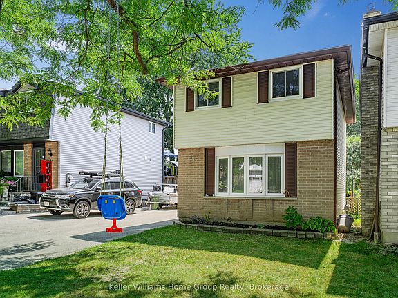 2nd image of 85 Upton Cres
