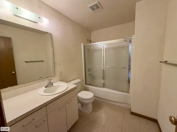 1241 Ohio St E, Lawrence, KS 66044