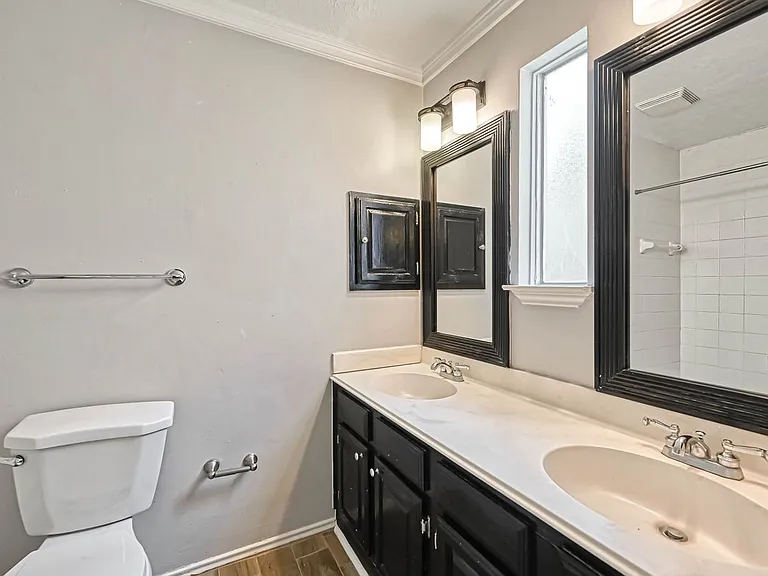 2235 Sentinal Oaks St — Photo 4