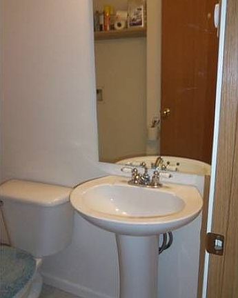 5th image of 2123 D St SE APT A