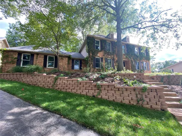 14260 Cedar Springs Dr, Chesterfield, MO 63017