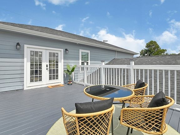 2nd image of 3042 Milby St #2