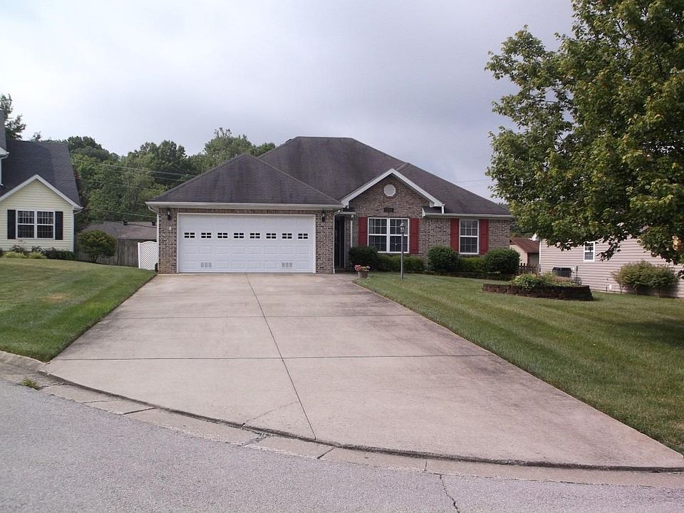 1st image of 1216 Leathers Ln