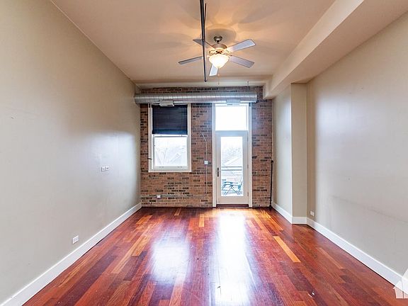 3rd image of 3133 N Lakewood Ave APT 3H