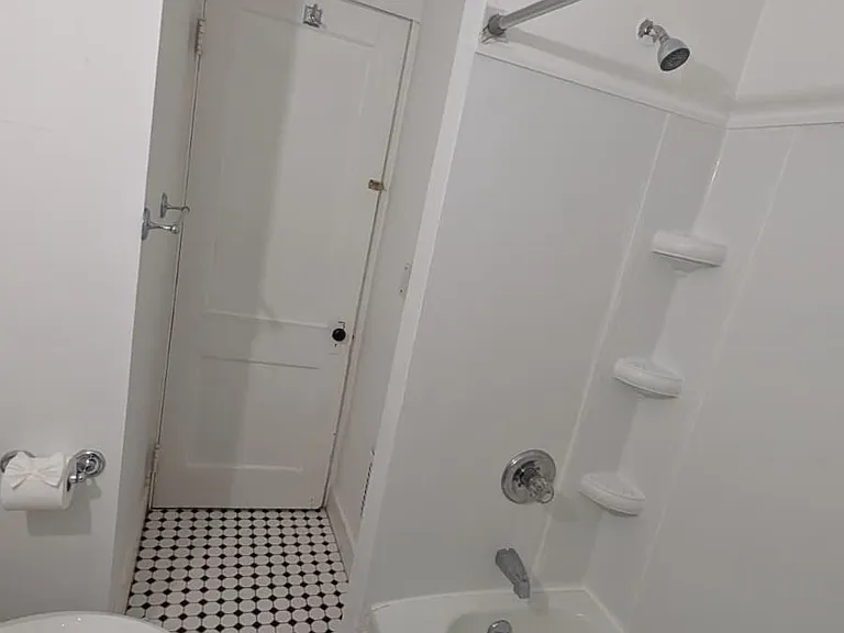 122 Foster St — Photo 23