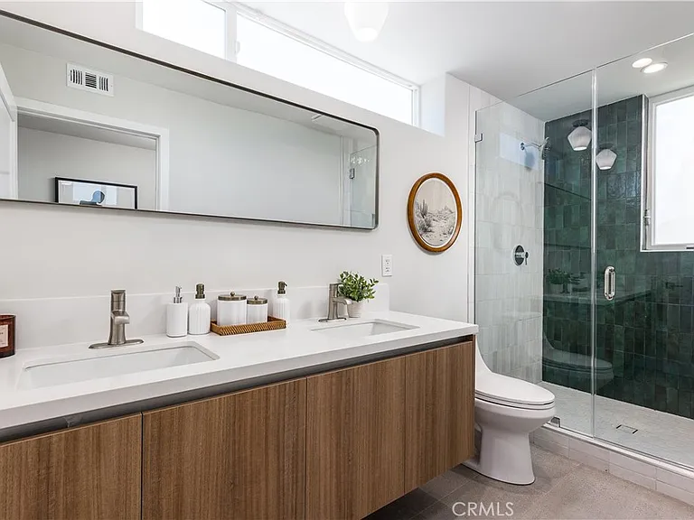 2824 Rowena Ave #C — Photo 20