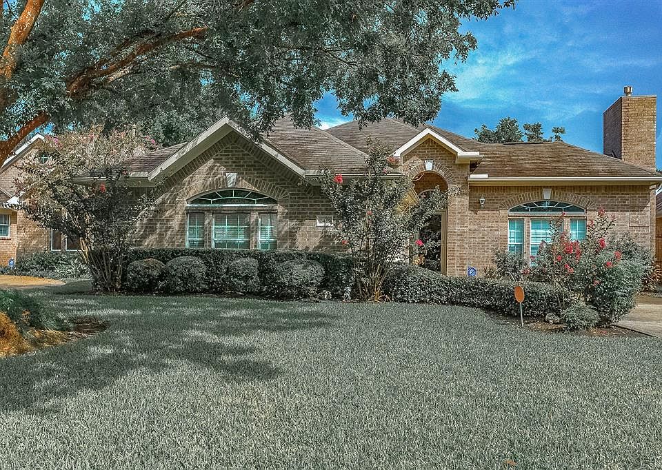 1st image of 2429 Baycrest Dr