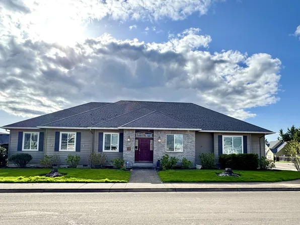 6745 Jacob Ln, Springfield, OR 97478