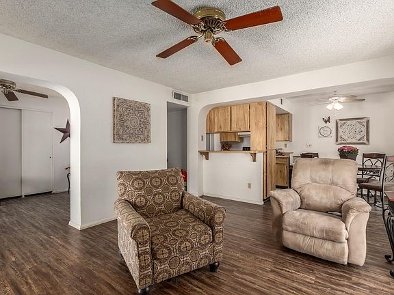 2nd image of 826 E Eugie Ave #826
