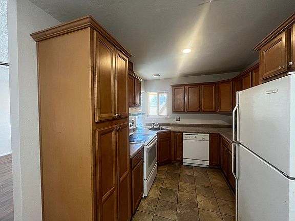4th image of 2497 Paradise Village Way