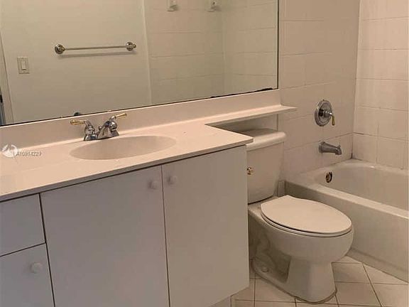 5th image of 10710 NW 66th St APT 303