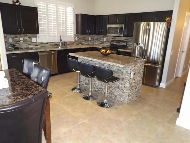 3211 E Behrend Dr — Photo 15