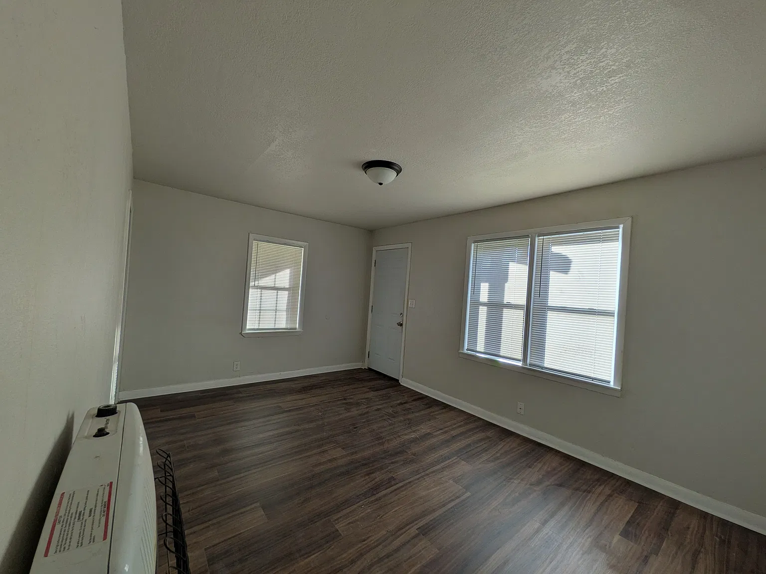 1015 E 6th Sulphur — Photo 3