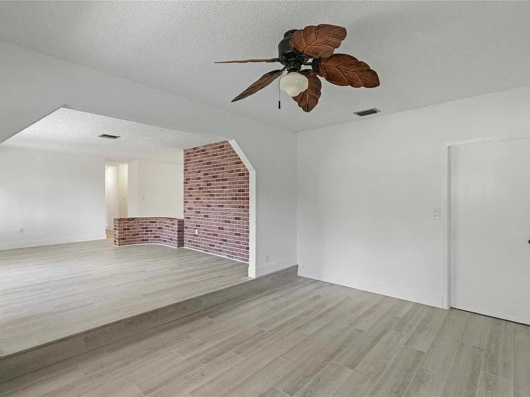 16900 SW 62nd St — Photo 22