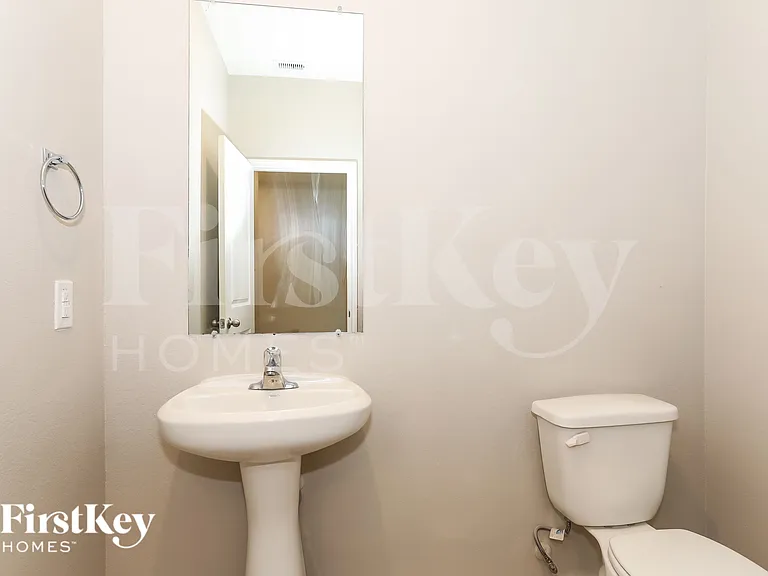 26732 Frost Dr — Photo 16