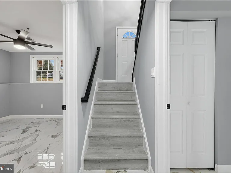 6915 Adel St — Photo 24