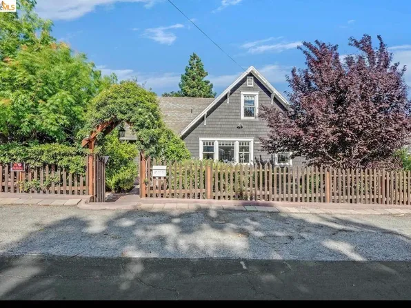 1202 Plaza Dr, Martinez, CA 94553