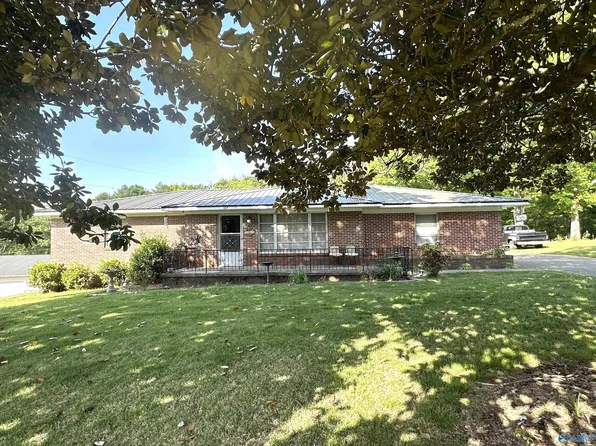 104 Harwood Dr, Gadsden, AL 35901