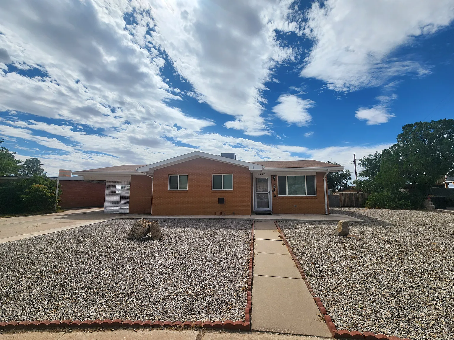 3 bed, 1345 sqft, $1,650 — Photo 1