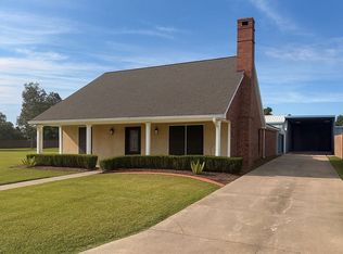 302 Voorhies St, Breaux Bridge, LA 70517
