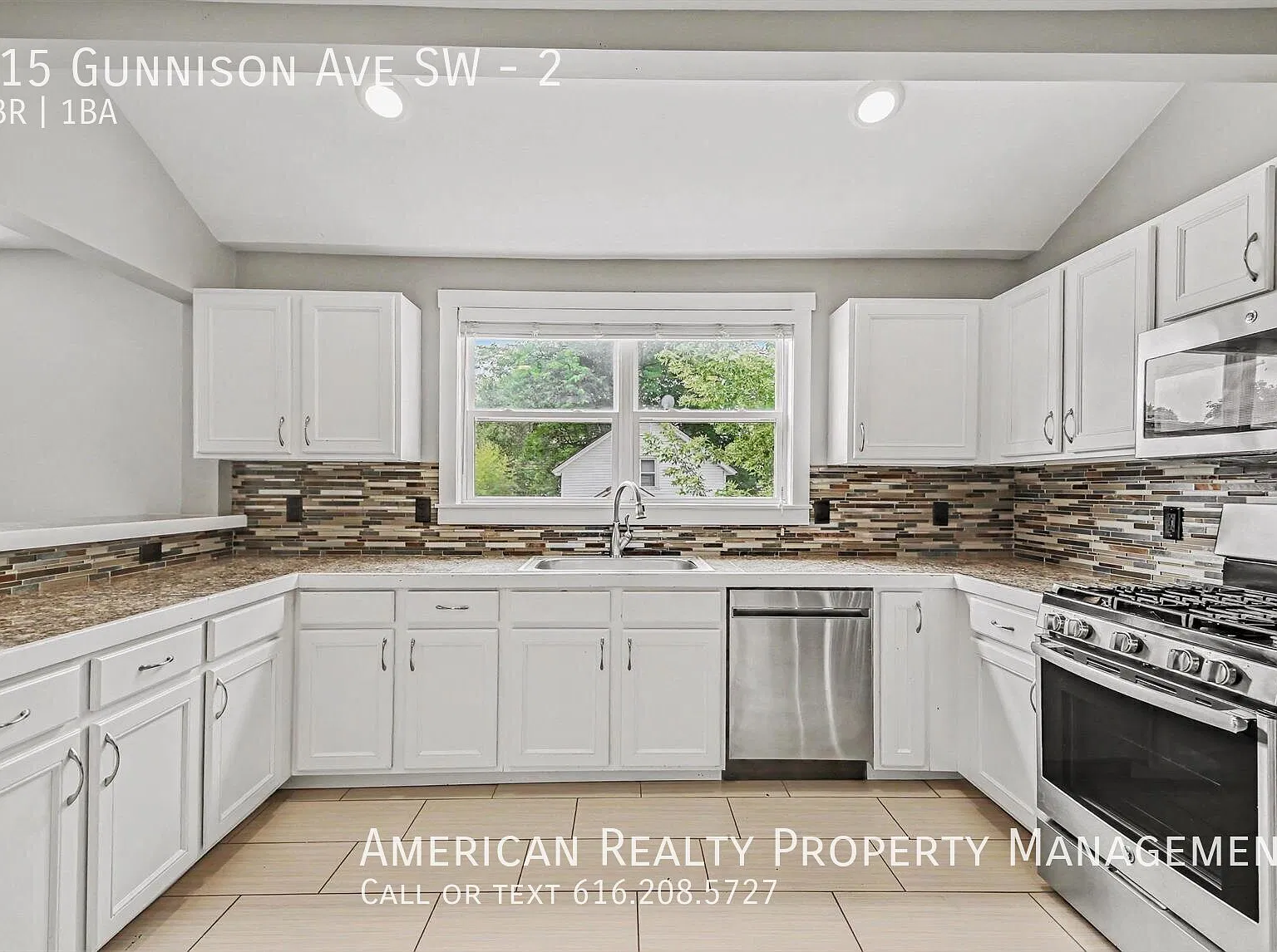 3 bed, 1033 sqft, $1,900 — Photo 4