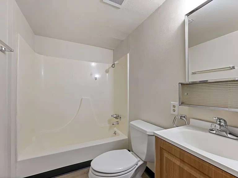 701 Oak St — Photo 17