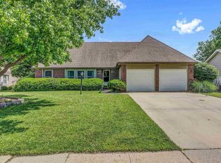 5833 SW 27th Ter, Topeka, KS 66614