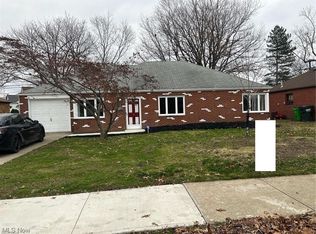 671 Walnut Dr, Euclid, OH 44132