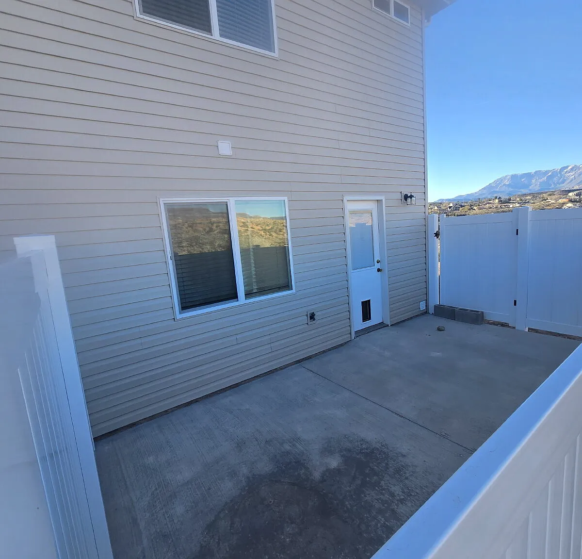 3 bed, 2.0 bath, 1300 sqft, $1,675 — Photo 4