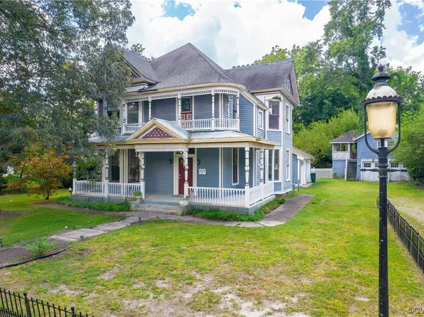 12208 Richmond St, Chester, VA 23831