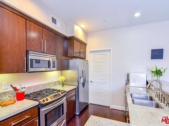 4th image of 4820 Bellflower Ave