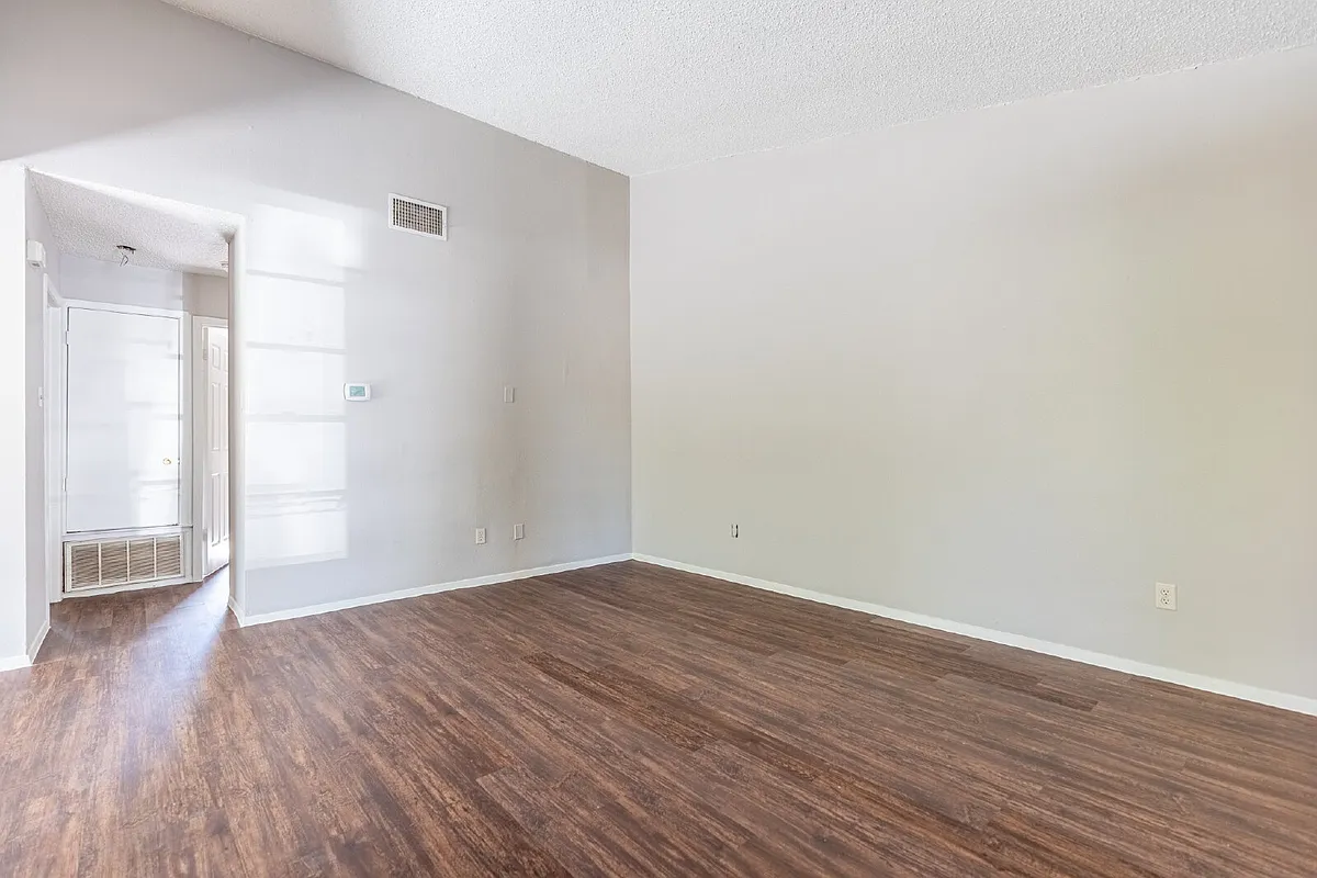 Building Photo - 6201 Berkett Cv #A