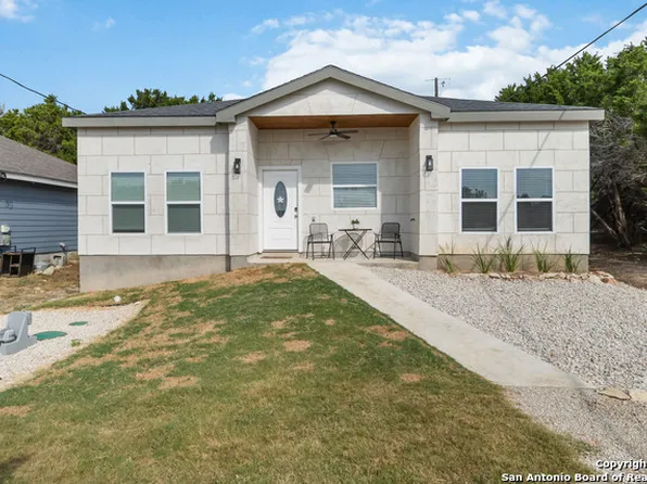 567 Hummingbird Hl, Canyon Lake, TX 78133