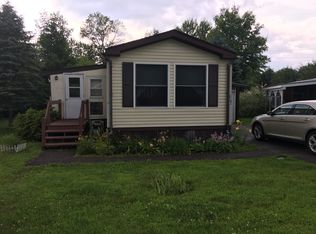 80 Redwood Dr, Hyde Park, VT 05655