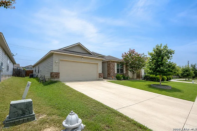 4 bed, 3.0 bath, 2088 sqft, $2,150 — Photo 3