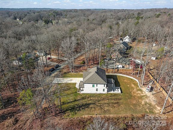 4th image of 8804 Casa Lake Dr