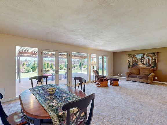 3rd image of 2137 Hillcrest Dr