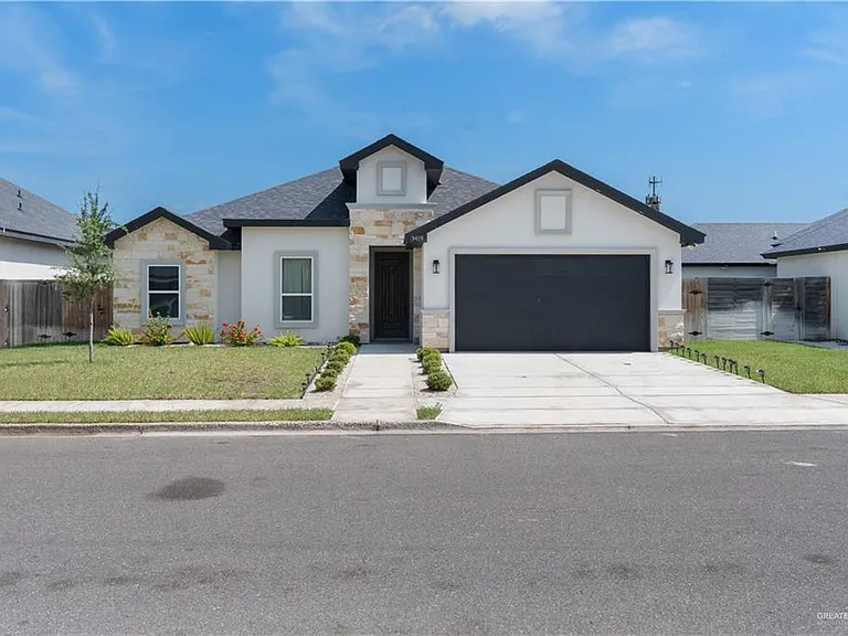 3419 Inez St — Photo 1