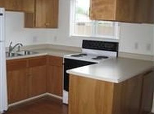 690 Black Oak Dr APT 14, Medford, OR 97504