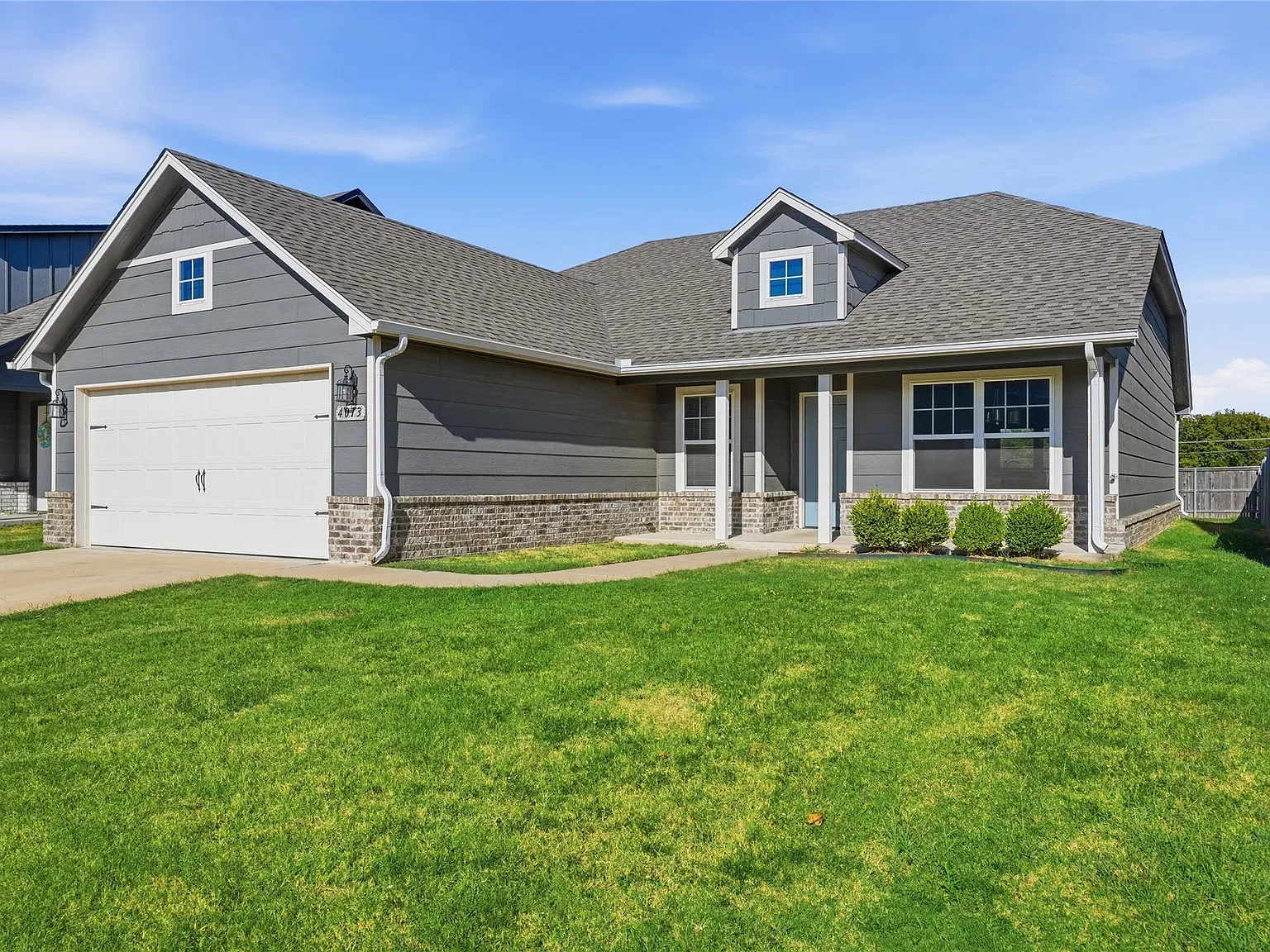 4 bed, 2.0 bath, 1724 sqft, $2,200 — Photo 4