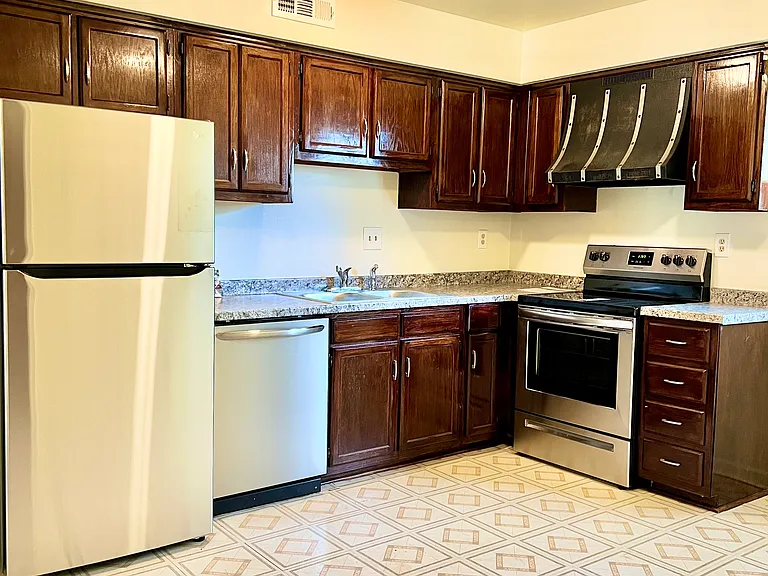 Kitchen ~ Stainless Steel Appliances, w/pantry.