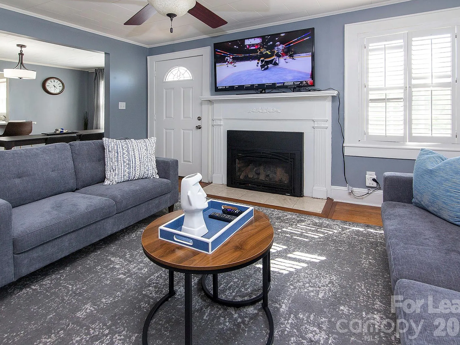2 bed, 1.5 bath, 900 sqft, $2,200 — Photo 4