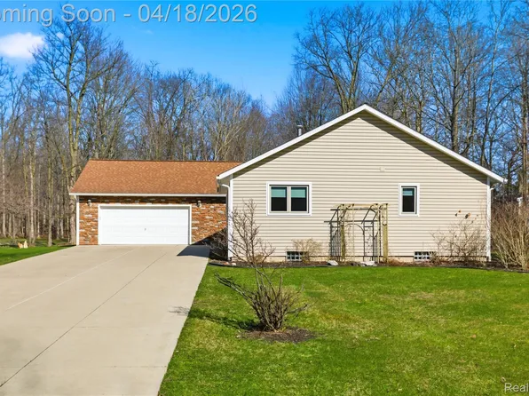 21568 Cass St, Farmington Hills, MI 48335