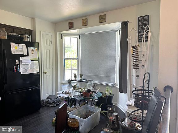 2nd image of 913 Dunloring Ct