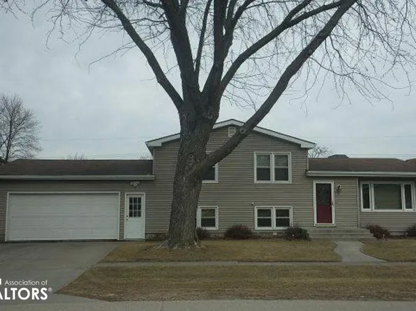 207 South St, Mediapolis, IA 52637