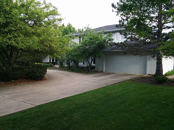 3rd image of 25500 Twickenham Dr
