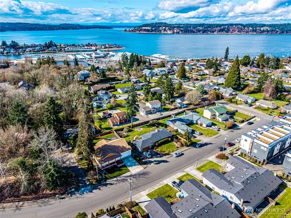 1930 Westridge Avenue W, Tacoma, WA 98466