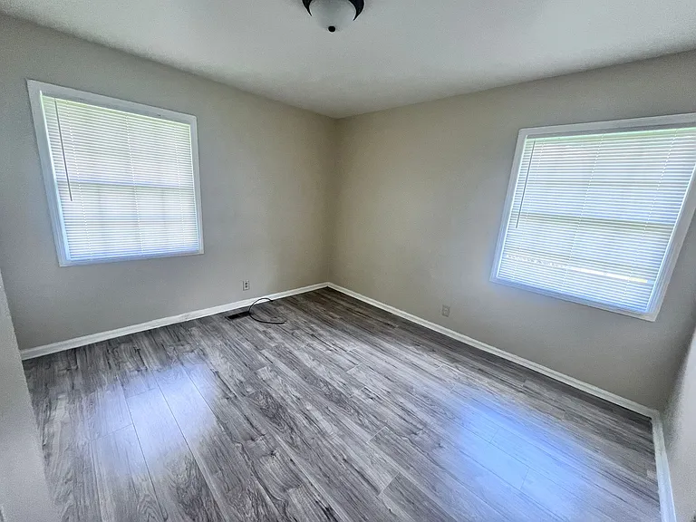 1172 Washington St — Photo 5
